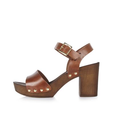 Brown leather strappy clogs